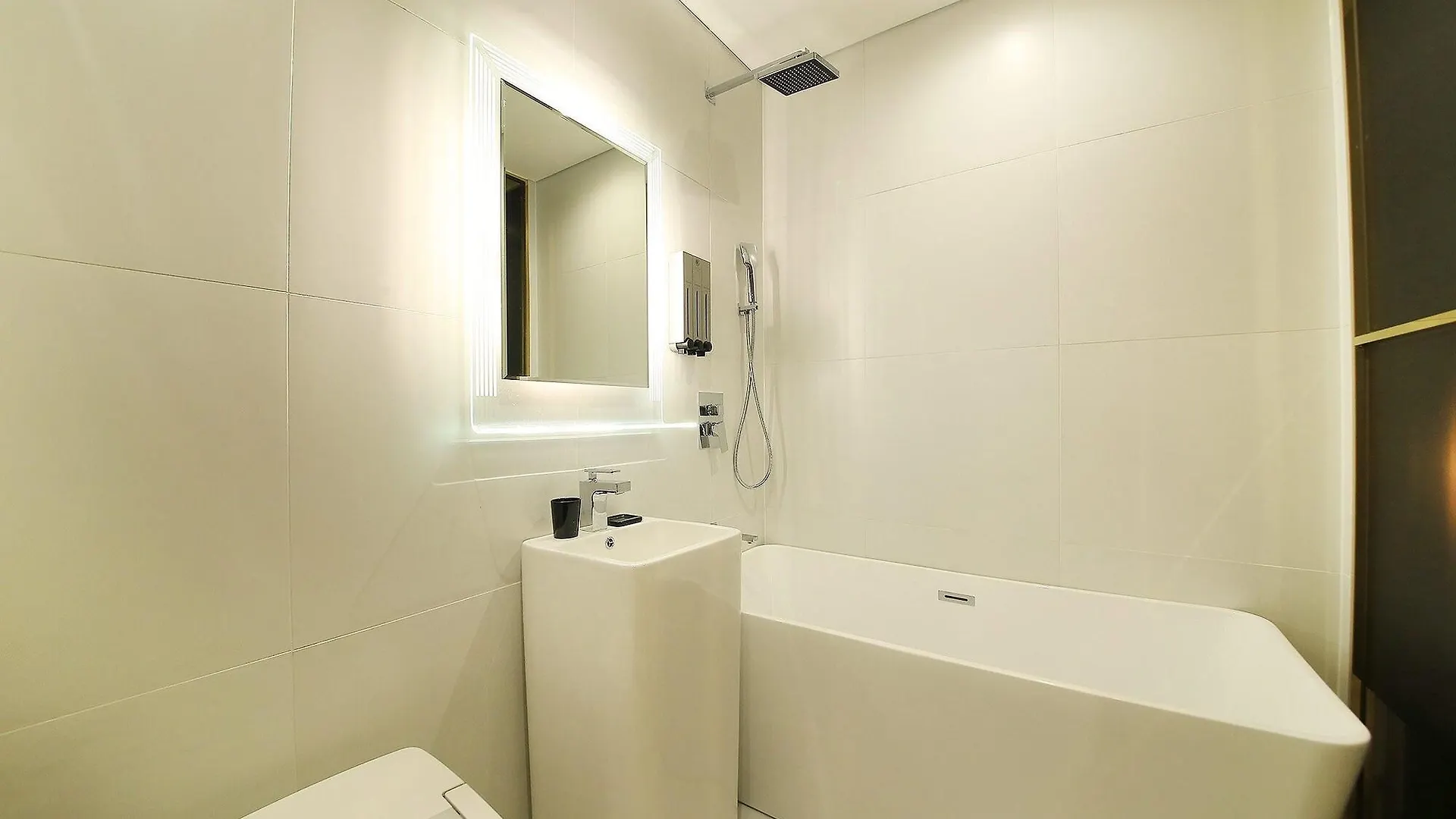 Cullinan Gundae Hotel Seoul 3*,  South Korea
